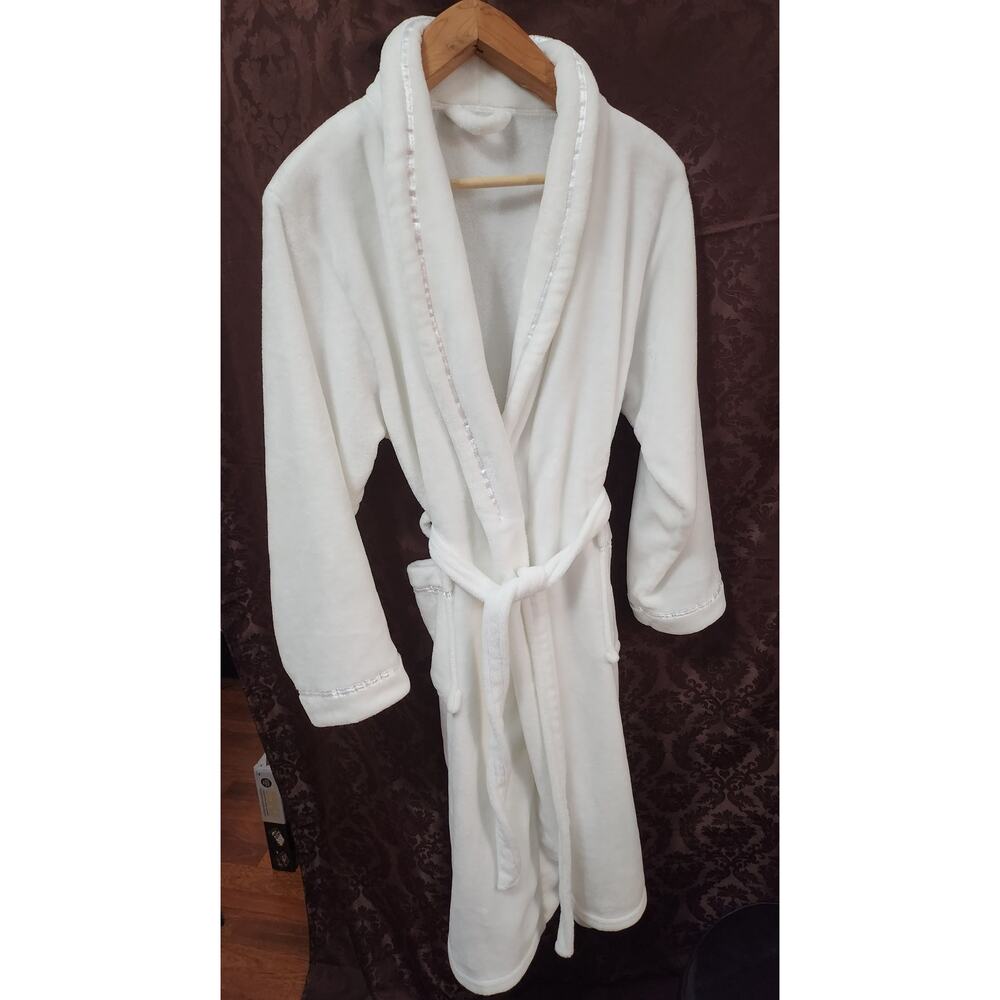 Pavilia, long-plush, white bathrobe